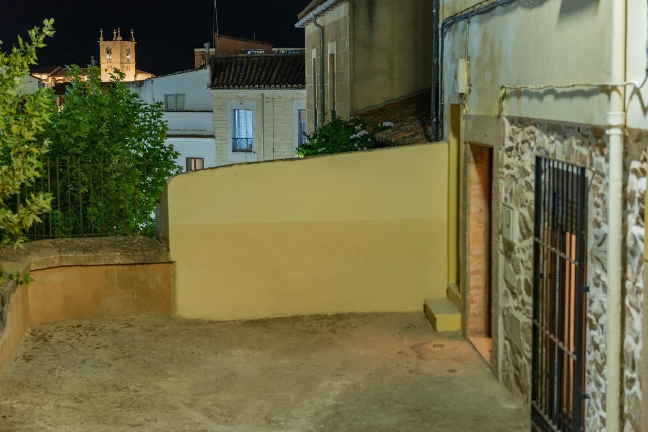 Galarza Deluxe Casa Xvi-Xvii Parking Privado Gratis Apartment Cáceres Exterior photo